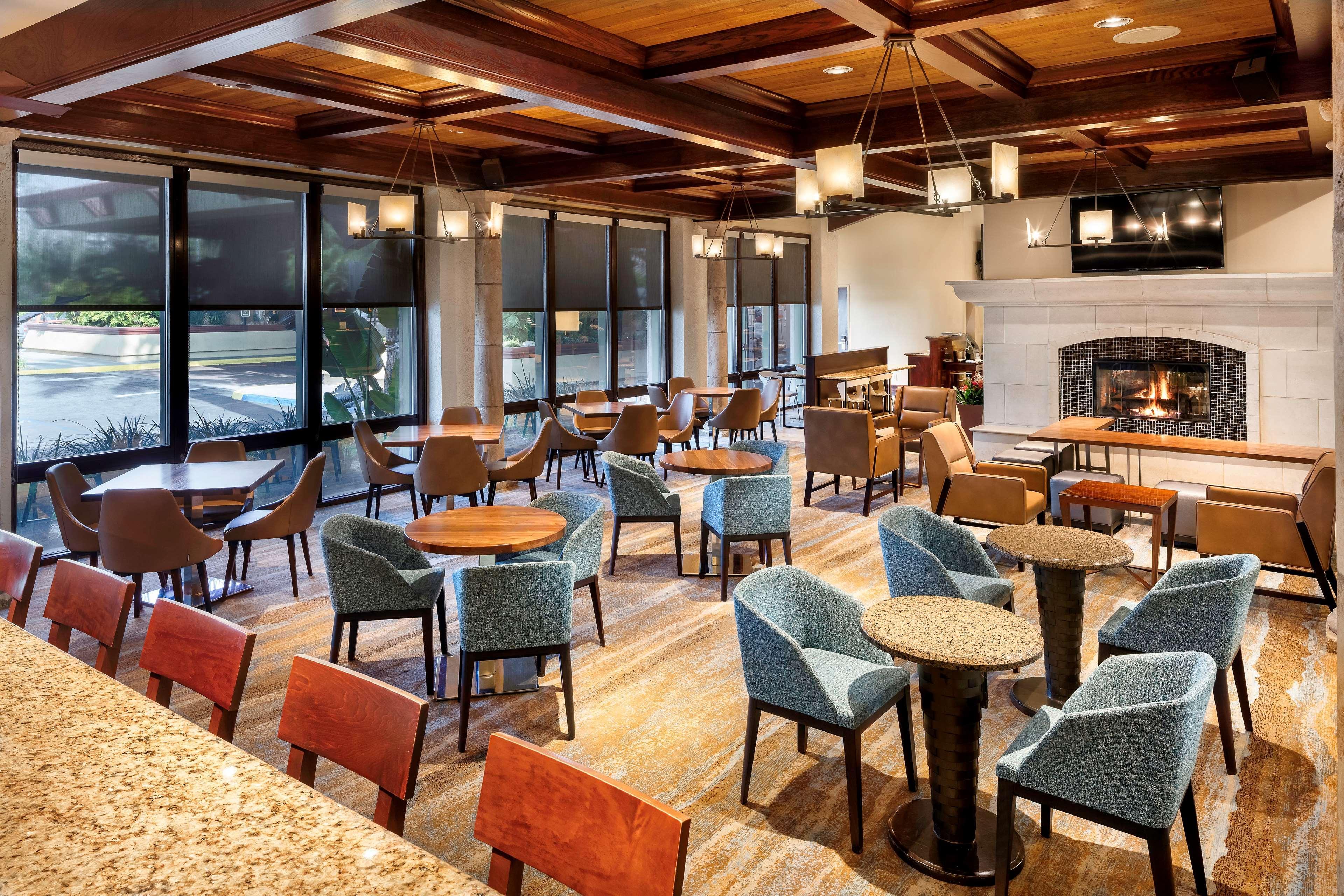 Hotel Doubletree By Hilton Ontario Airport Exterior foto