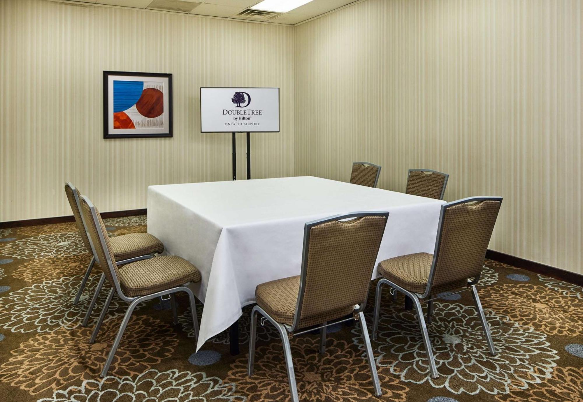 Hotel Doubletree By Hilton Ontario Airport Exterior foto