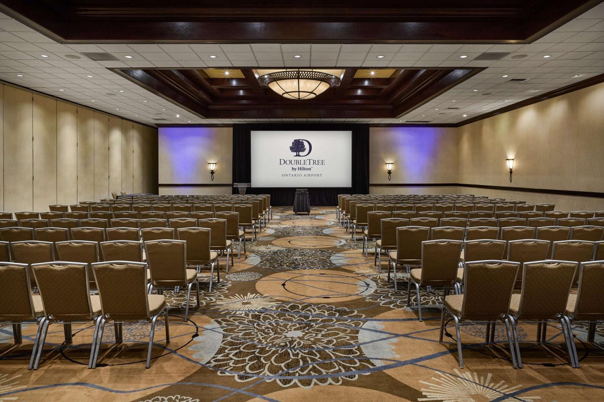 Hotel Doubletree By Hilton Ontario Airport Exterior foto
